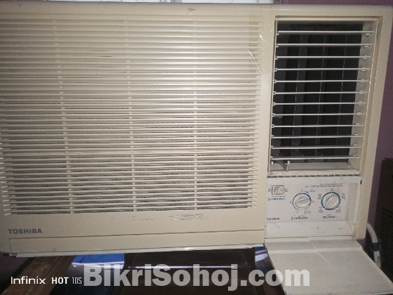 TOSHIBA WINDOW AC 2 TON